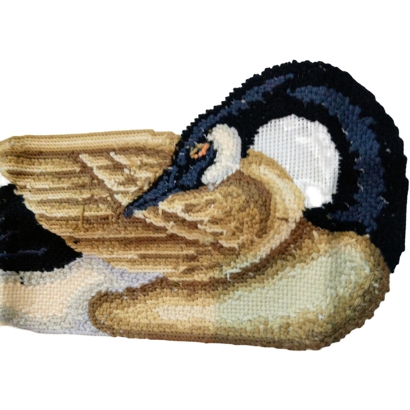 Elsa Williams Needlecraft creations Heritage Embroidery Regal Goose canvas 18X24 - Picture 10 of 14